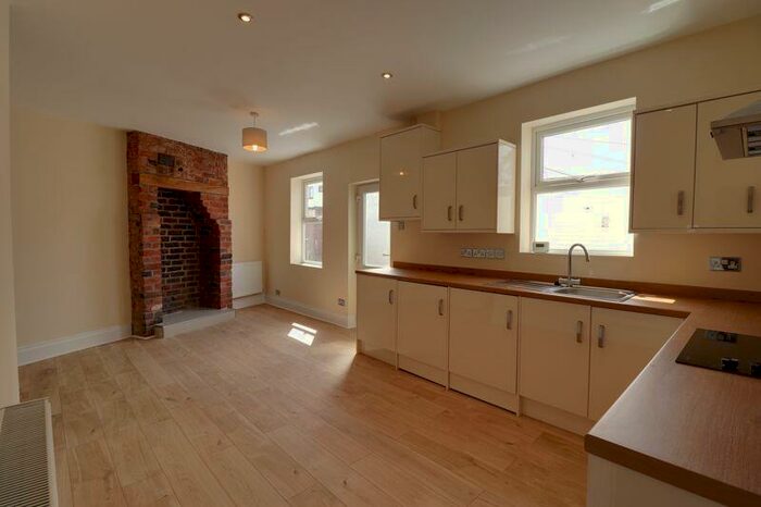 2 Bedroom End Of Terrace House To Rent In Marsh Street, Stafford, ST16