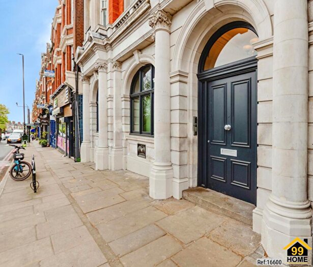 3 Bedroom Flat For Sale In Archway Road, London, Greater, N6
