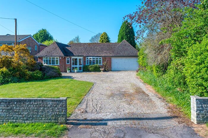3 Bedroom Detached Bungalow For Sale In Aston Cantlow Road, Wilmcote, Stratford-Upon-Avon, CV37