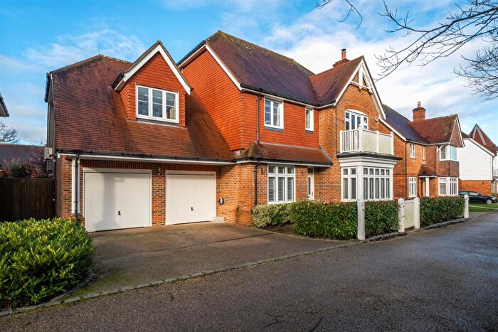 5 Bedroom Detached House To Rent In River Walk, Horsham, RH12