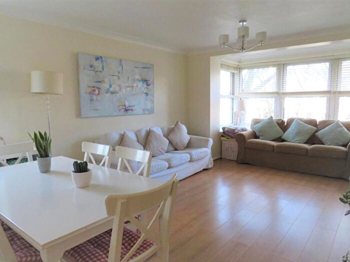 2 Bedroom Property To Rent In Rossmore Road, London, NW1