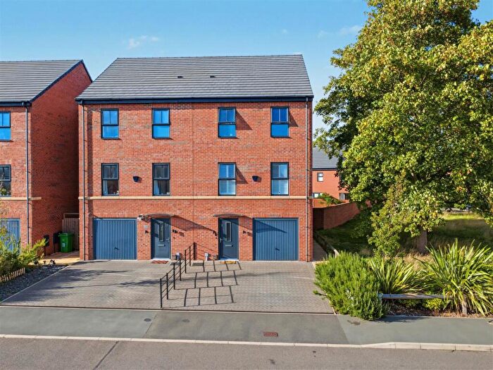 4 Bedroom Semi Detached House For Sale In Dallington Street, Nottingham, NG8