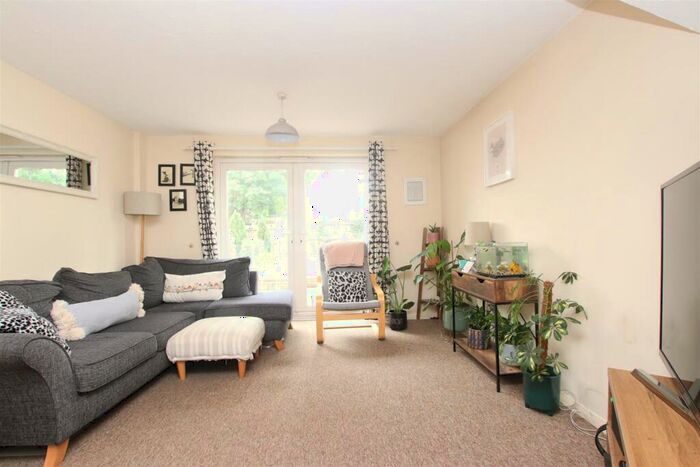 2 Bedroom House To Rent In Cardinal Close, Bath, BA2