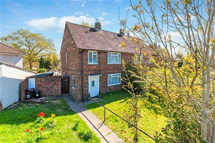 1 Bedroom Maisonette For Sale In Burma Way, Chatham, Kent, ME5