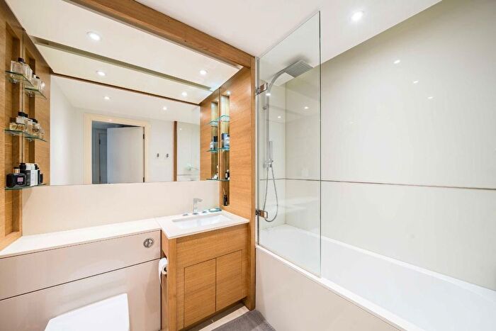 1 Bedroom Flat For Sale In Juniper Drive, Wandsworth, SW18