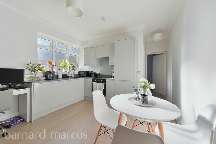 1 Bedroom Flat To Rent In Beaufort Road, Kingston Upon Thames, KT1