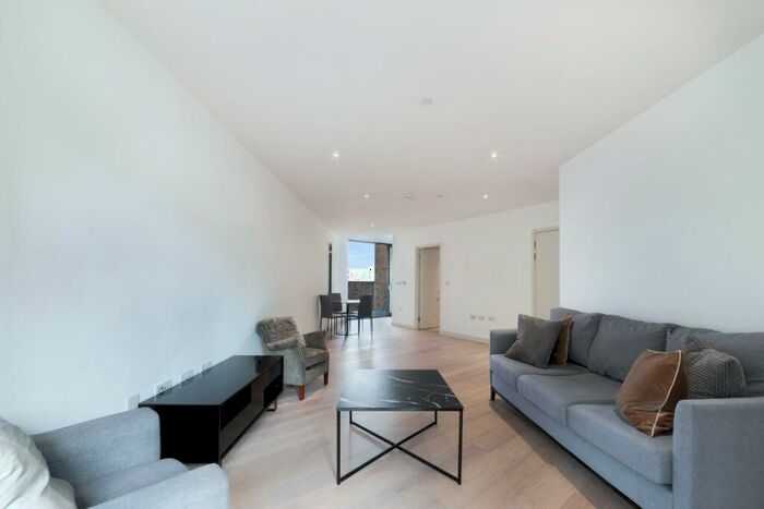 2 Bedroom Apartment To Rent In Masthead House, Royal Wharf, London, E16