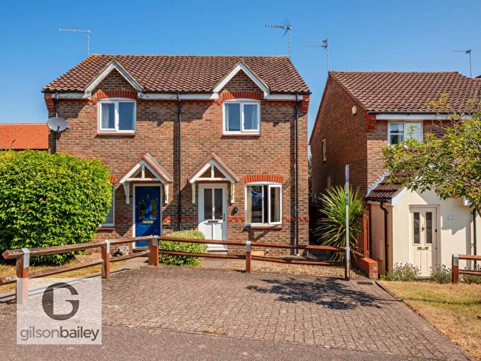 2 Bedroom Semi-Detached House For Sale In Birtles Way, Acle, NR13