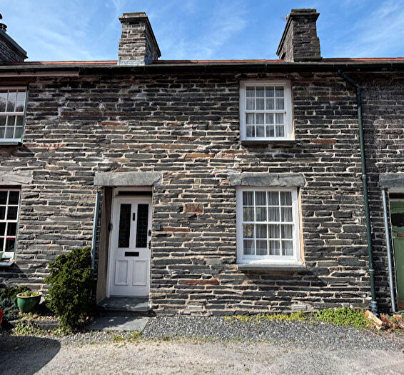 2 Bedroom Cottage For Sale In Tan Y Bryn Street, LL36