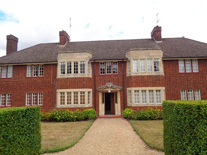 2 Bedroom Flat To Rent In Dean Court, Holbrook Road, Cambridge, CB1