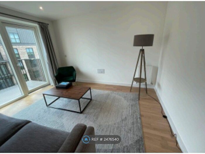 1 Bedroom Flat To Rent In Watson House, Southall, UB1