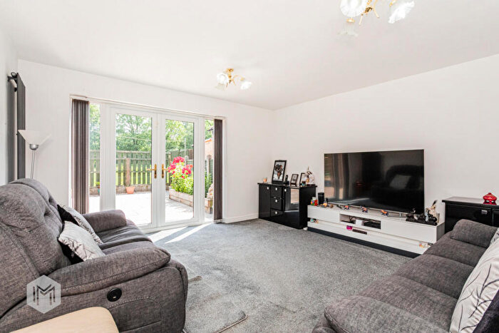 4 Bedroom Town House For Sale In Gilnow Gardens, Bolton, Greater Manchester, BL1