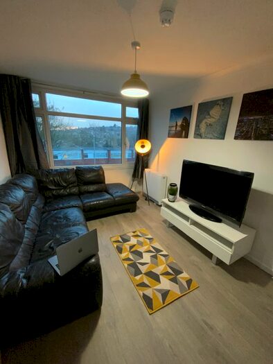 5 Bedroom Terraced House To Rent In Hunters Hill, High Wycombe, Bucks, HP13