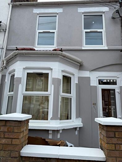 3 Bedroom End Of Terrace House To Rent In Coxwell Road, London, SE18