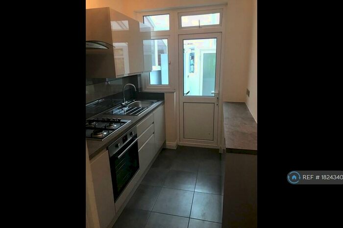 3 Bedroom Terraced House To Rent In Lansdell Road, Mitcham, CR4