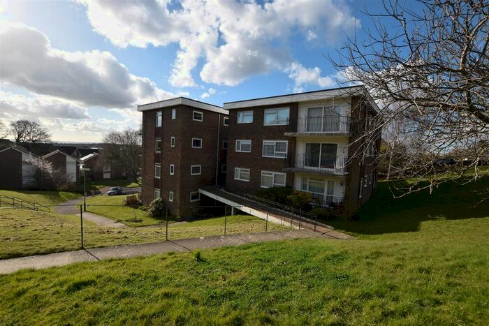 2 Bedroom Flat To Rent In Wellis Gardens, St. Leonards-On-Sea, TN38