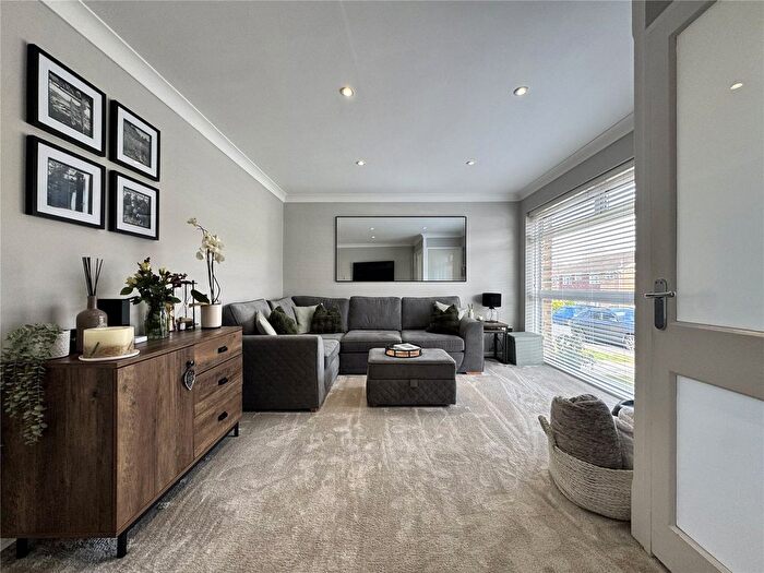 3 Bedroom End Terrace House For Sale In Ploughmans Way, Rainham, Kent, ME8