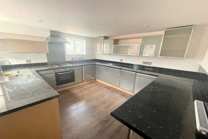 2 Bedroom Property To Rent In A Hollowstone, Nottingham, NG1
