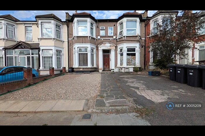 1 Bedroom Flat To Rent In Selborne Road, Ilford, IG1
