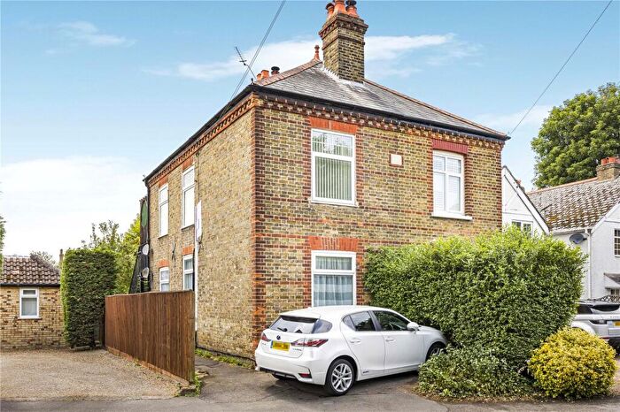 1 Bedroom Apartment For Sale In Slough Road, Datchet, SL3