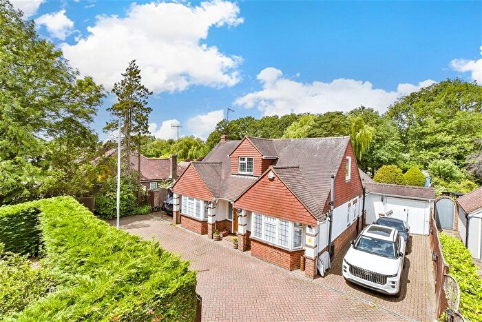 3 Bedroom Detached Bungalow For Sale In Smallfield Road, Horley, Surrey, RH6