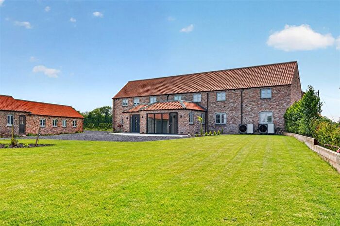 6 Bedroom Detached House For Sale In Lodge Farm Barns, Dunnington, YO19
