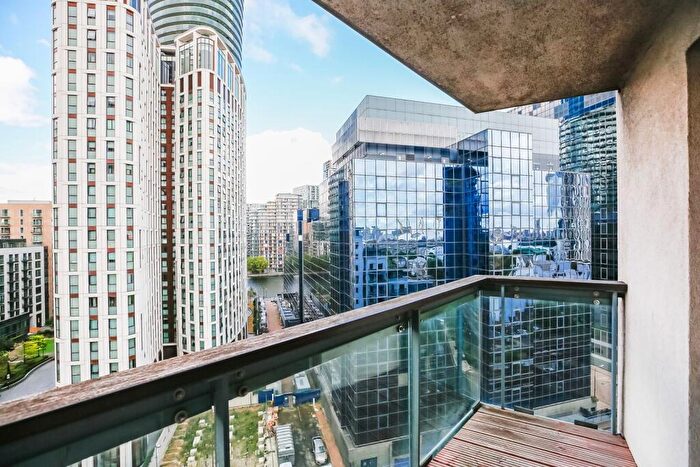 2 Bedroom Flat To Rent In City Tower, Canary Wharf, London, E14