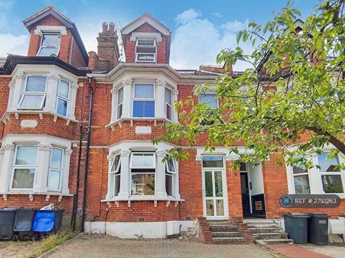 6 Bedroom Terraced House To Rent In Temple Road, Croydon, CR0