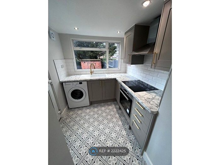 4 Bedroom Semi-Detached House To Rent In Grange Park Road, Thornton Heath, CR7