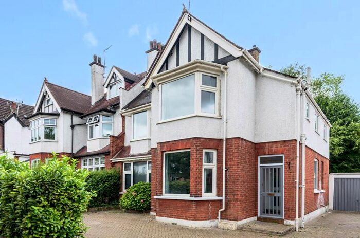 5 Bedroom Semi-Detached House To Rent In Foxley Hill Road, Purley, CR8