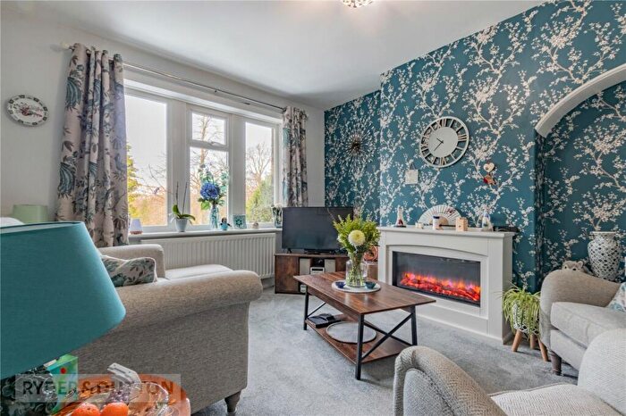 2 Bedroom Bungalow For Sale In Manchester Road, Slaithwaite, Huddersfield, West Yorkshire, HD7