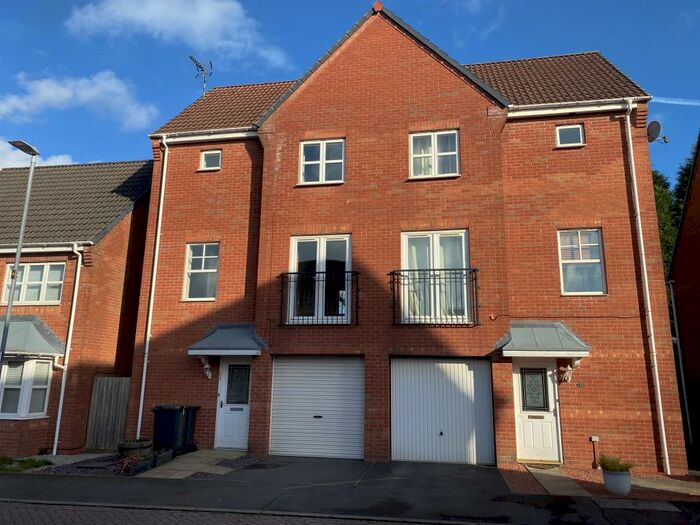 3 Bedroom House To Rent In Kay Close, Coalville, LE67