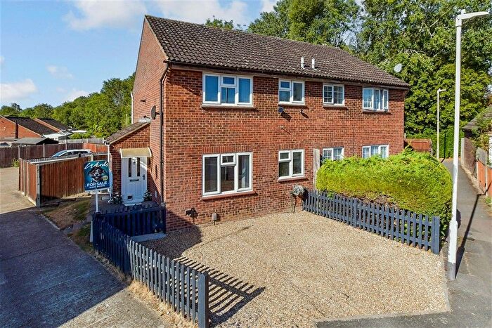 1 Bedroom End Of Terrace House For Sale In Midsummer Road, Snodland, Kent, ME6