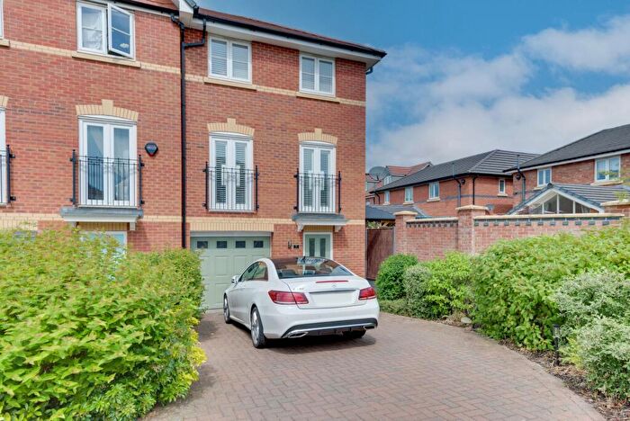 4 Bedroom Town House For Sale In Stable Croft Road, Eaton, CW12