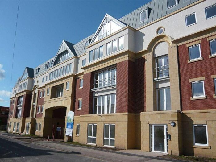 2 Bedroom Flat To Rent In Curzon Court, Burton-On-Trent, Staffordshire, DE14