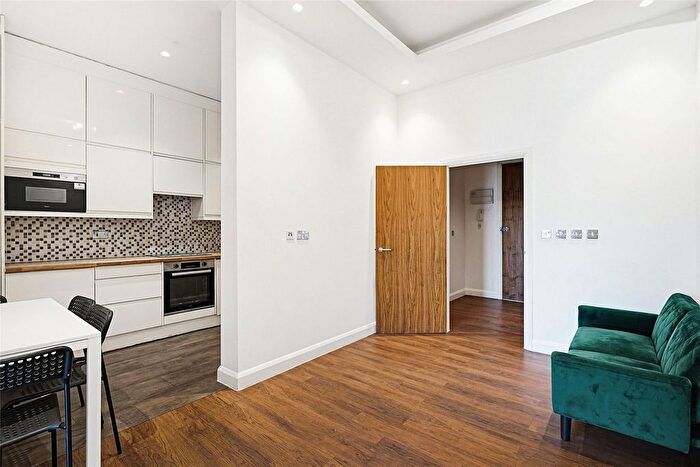 1 Bedroom Flat To Rent In Weir Road, London, SW19