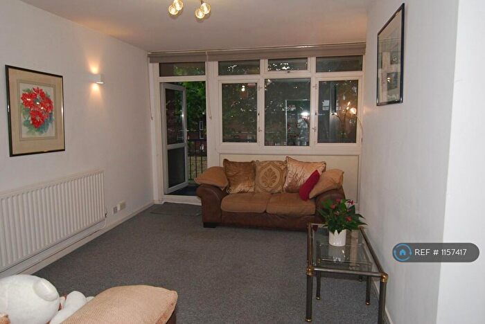 2 Bedroom Flat To Rent In Olney Road, London, SE17