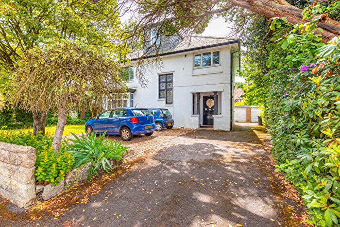 2 Bedroom Flat For Sale In St Albans Avenue, Queens Park, Bournemouth, BH8