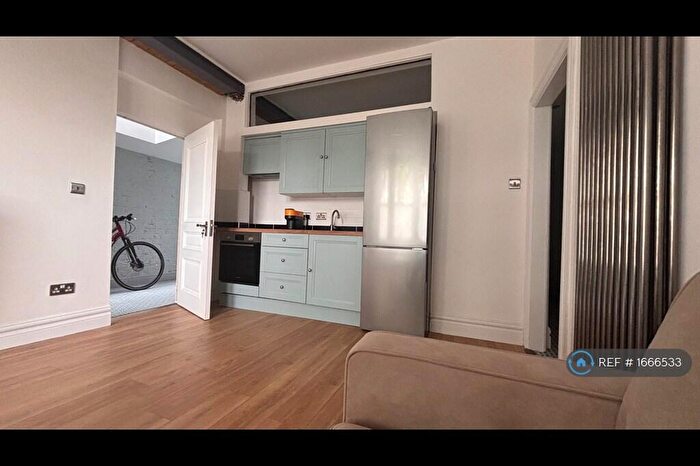 1 Bedroom Flat To Rent In Brewster Road, London, E10