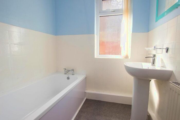 2 Bedroom Detached Bungalow To Rent In Beech Grove, Darwen, BB3