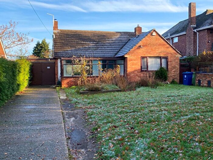 3 Bedroom Detached Bungalow For Sale In Hauxton Road, Little Shelford, Cambridge, CB22