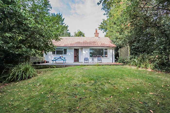 2 Bedroom Bungalow For Sale In High Street, Hawkhurst, Cranbrook, TN18