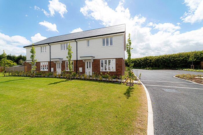 3 Bedroom End Of Terrace House For Sale In Barnsole Road, Staple, CT3