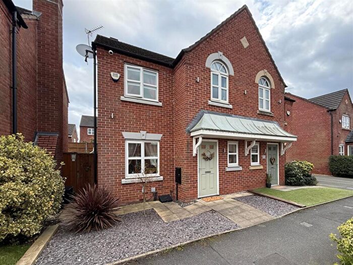 3 Bedroom Semi Detached House For Sale In Consort Way, Audenshaw, Manchester, M34