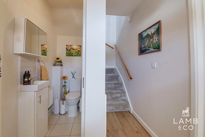 2 Bedroom Chalet For Sale In Rose Gardens, Harwich, CO12