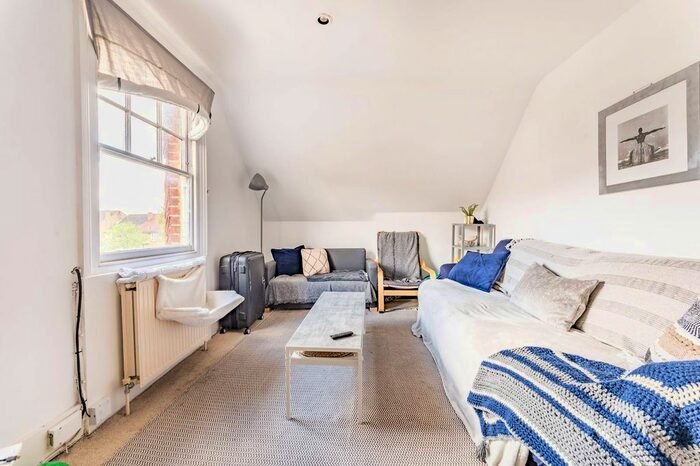 1 Bedroom Flat To Rent In Pinfold Road, Streatham Hill, London, SW16