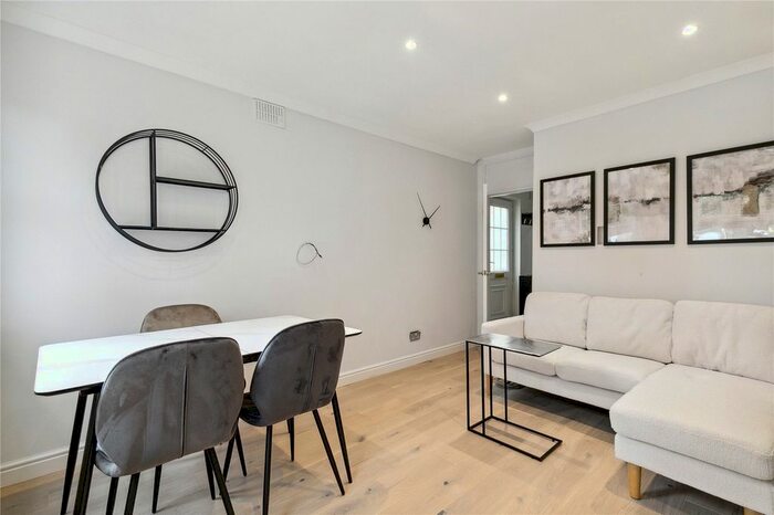 2 Bedroom Terraced House To Rent In Earlsfield Road, Wandsworth Common, SW18