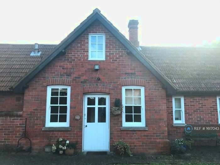 1 Bedroom Bungalow To Rent In The Street, Mortimer Common, Reading, RG7