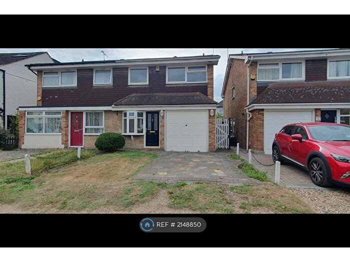 4 Bedroom Semi-Detached House To Rent In Archibald Road, Romford, RM3