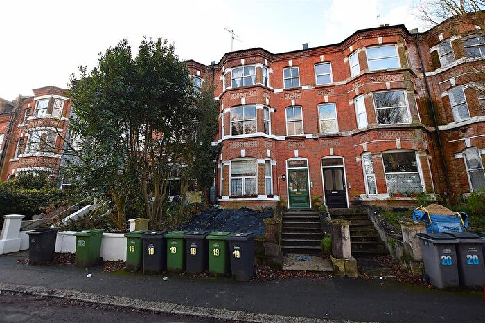 2 Bedroom Flat To Rent In Lower Park Road, Hastings, TN34